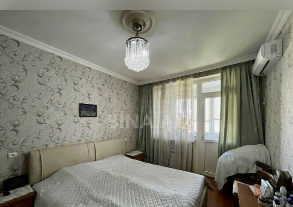 Bakı, 3 otaqlı, Köhnə tikili, m. 8 Noyabr, 80 kv. m