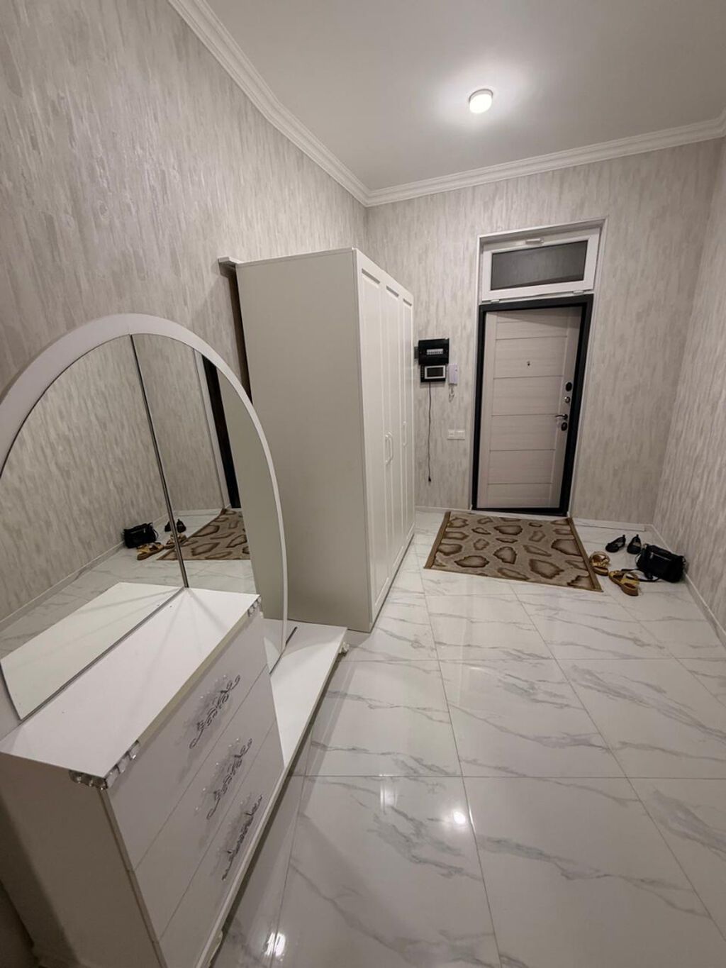📍 Mənzil Yasamal rayonu, Nizami metrosunun çıxışında yerləşir. 🏢 Bina