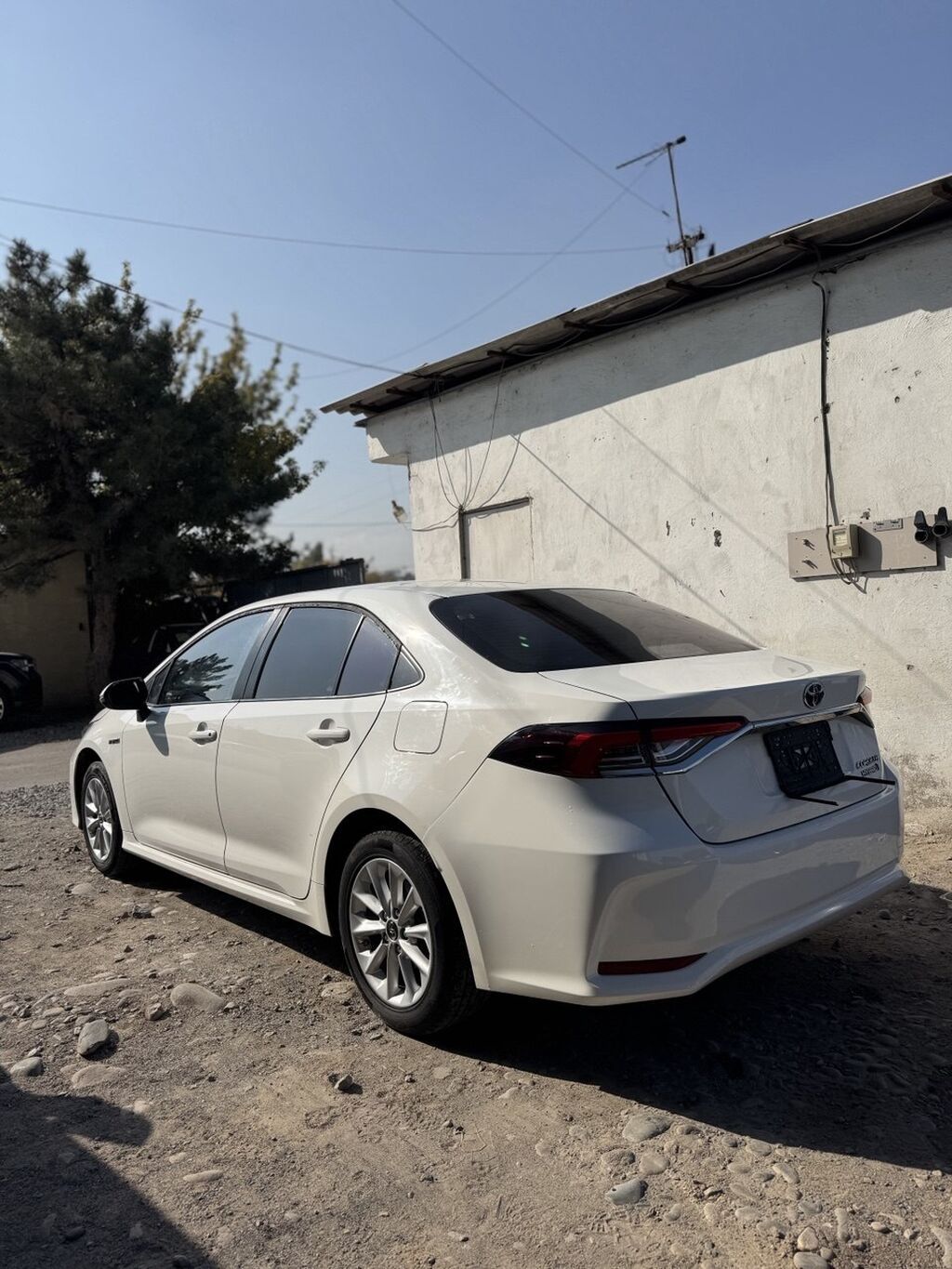 Toyota Corolla: 2022 г., 1.8 л, Вариатор, Гибрид, Седан: фото 4