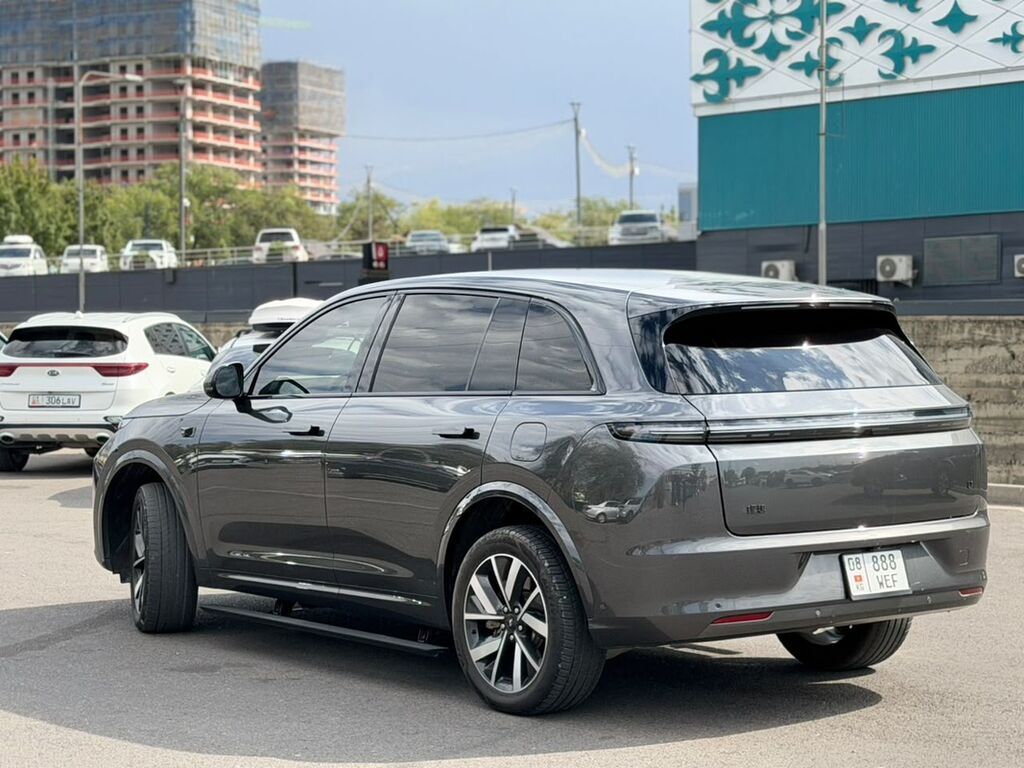 Lixiang L7: 2023 г., 1.5 л, Автомат, Гибрид, Кроссовер: фото 7