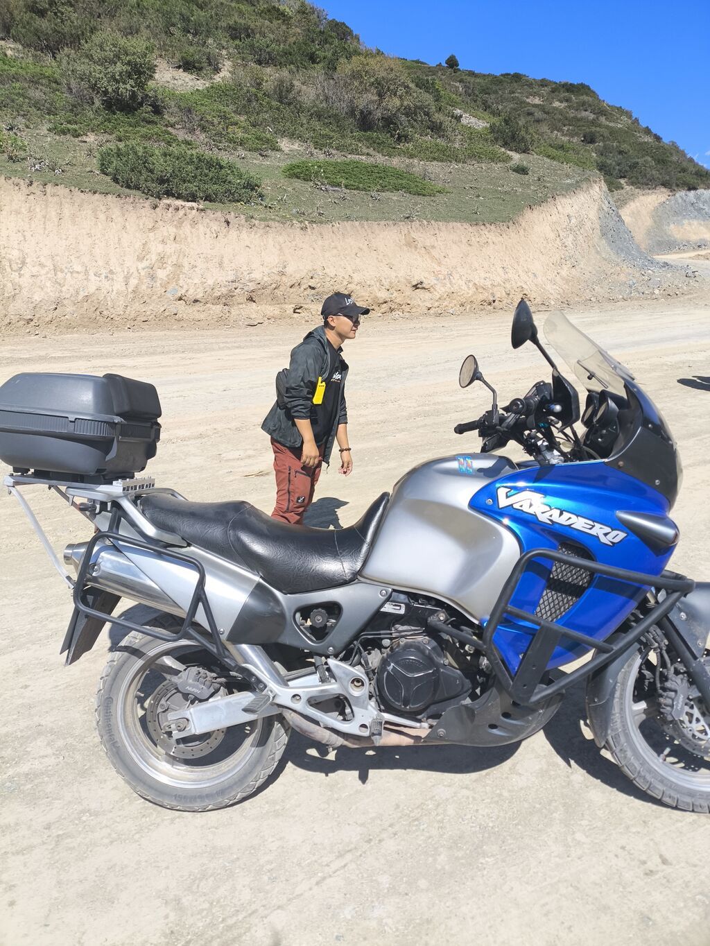 Honda XL1000V Varadero — туристический эндуро с V‑образным. сцепление: фото 3