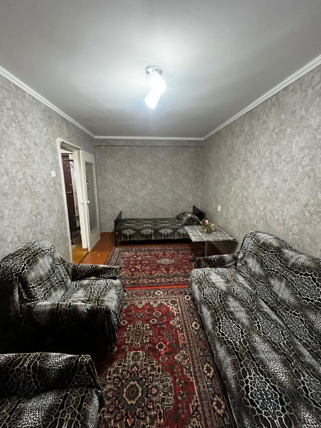 1 комната, 35 м², 7 мкр Индивидуалка, 4 этаж, Косметический ремонт: фото 3