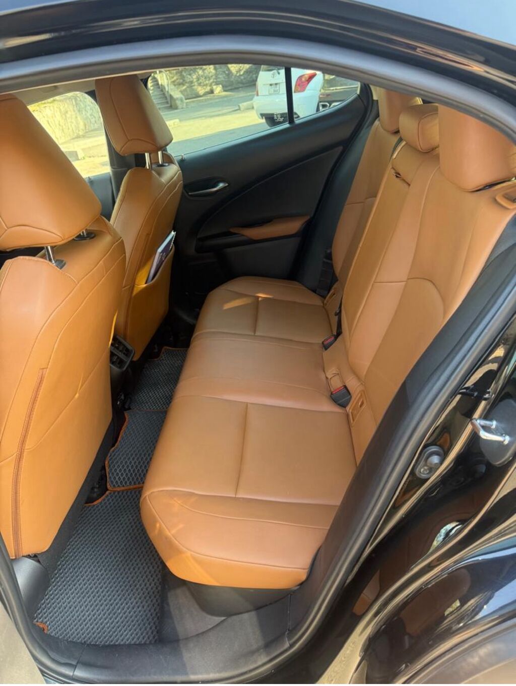 Lexus UX: 2020 г., 2 л, Вариатор, Гибрид, Кроссовер: фото 8