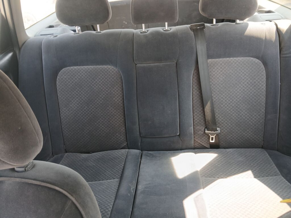 Toyota Avensis: 2003 г., 2 л, Механика, Дизель, Универсал: фото 6