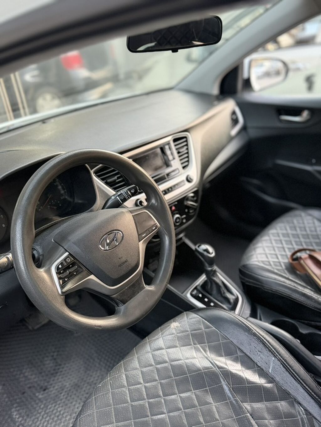 Hyundai Accent: 2018 г., 1.4 л, Автомат, Бензин, Седан: фото 6