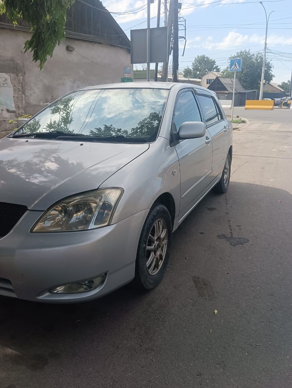 Toyota Corolla: 2002 г., 1.5 л, Автомат, Бензин, Хэтчбэк — фото 2