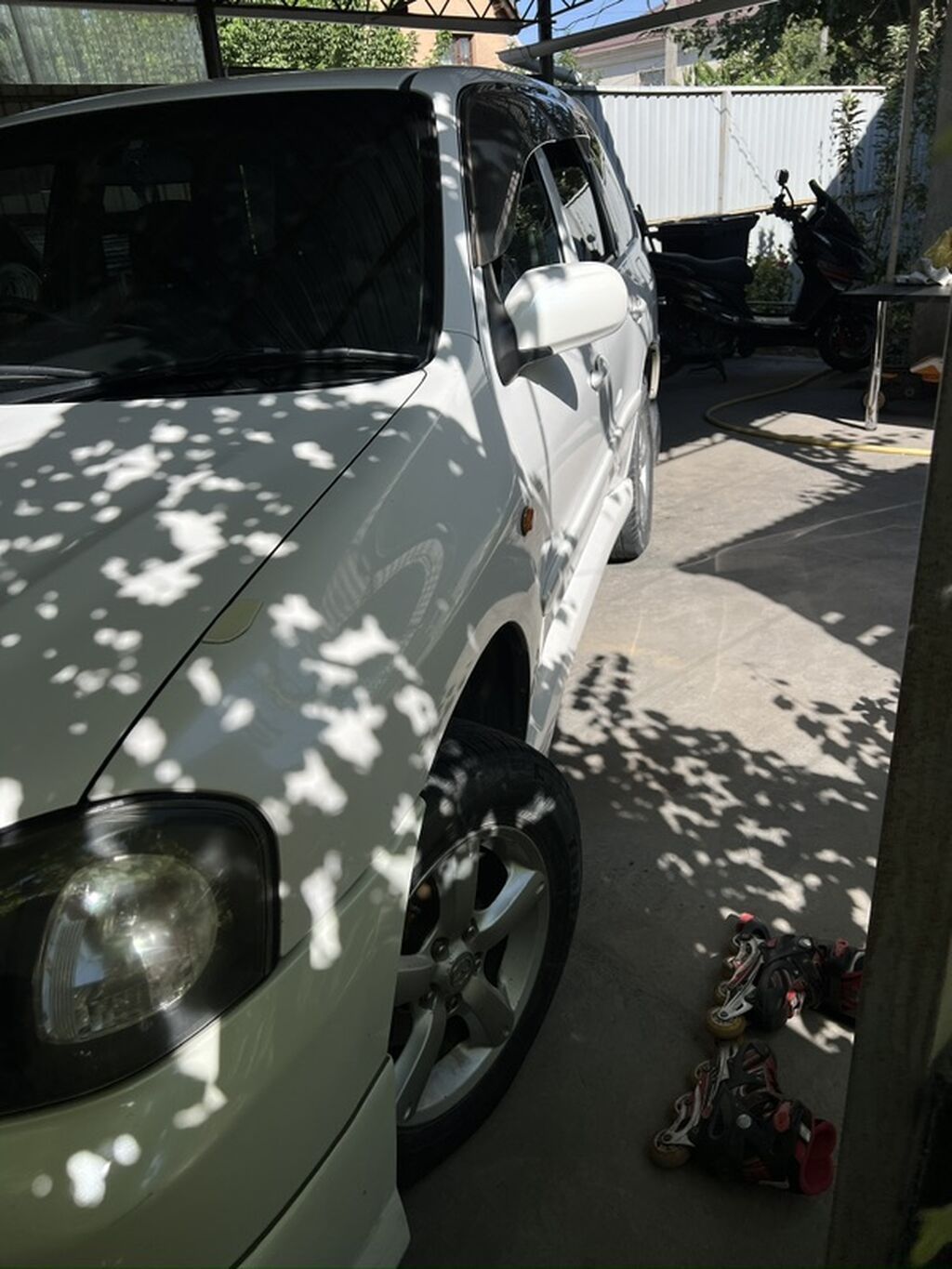 Mazda Tribute: 2004 г., 2.3 л, Автомат, Газ, Кроссовер: фото 1
