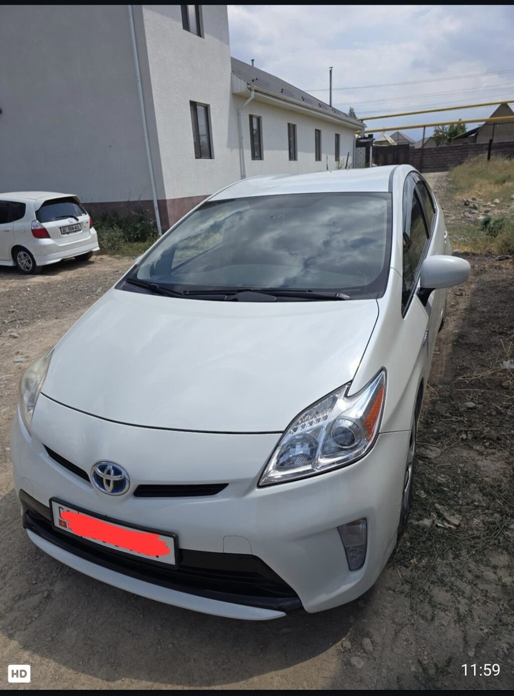 Toyota Prius: 2013 г., 1.8 л, Вариатор, Гибрид, Хэтчбэк: фото 1
