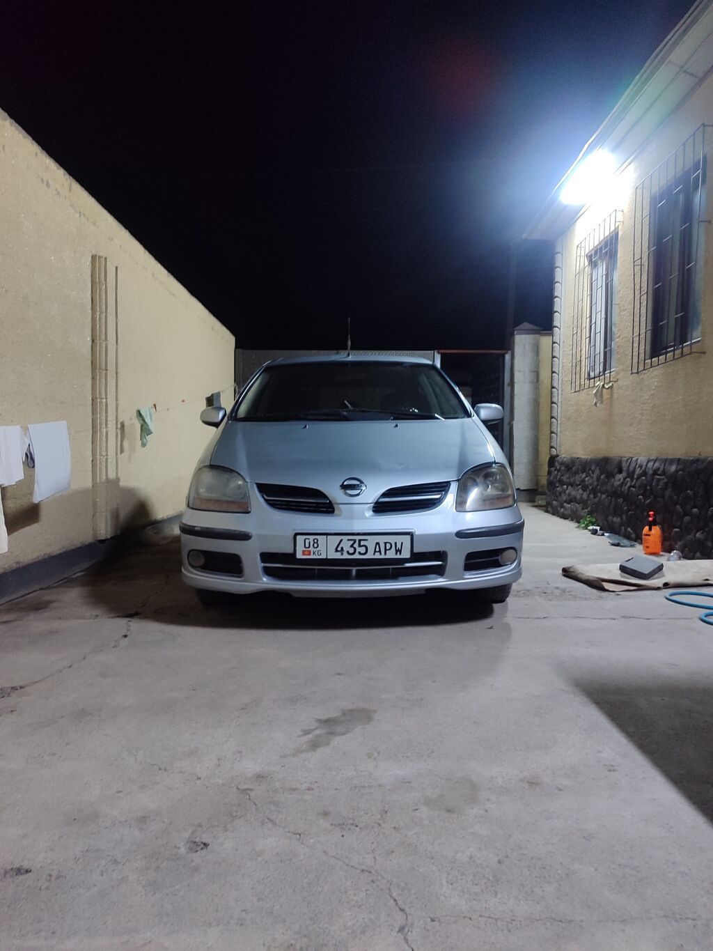 Nissan Almera Tino