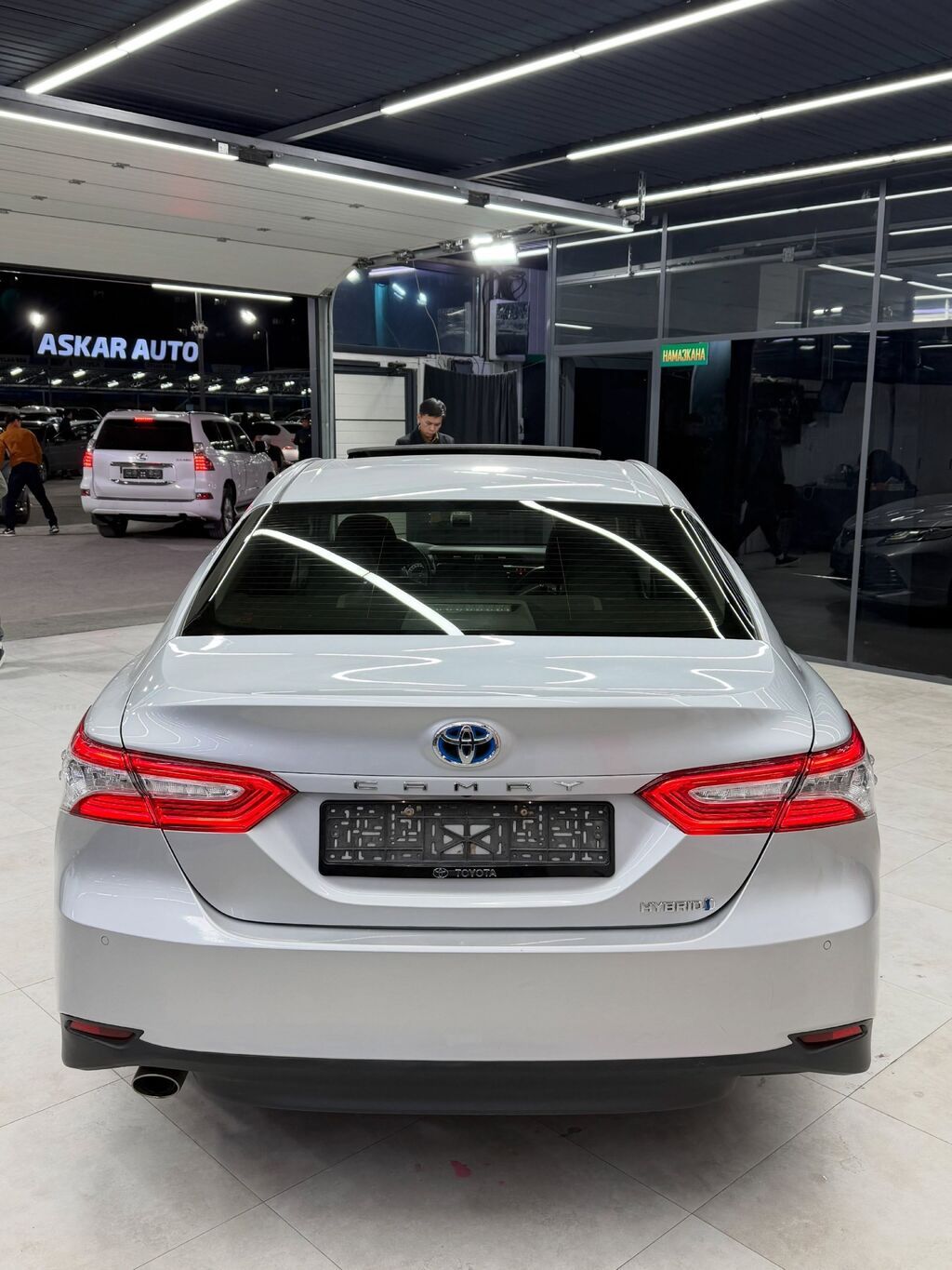 Toyota Camry: 2018 г., 2.5 л, Автомат, Гибрид, Седан: фото 5