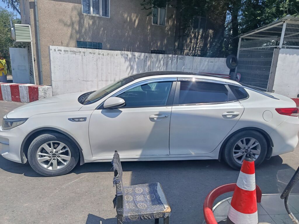 Kia Optima: 2018 г., 0.2 л, Автомат, Газ, Седан: фото 3