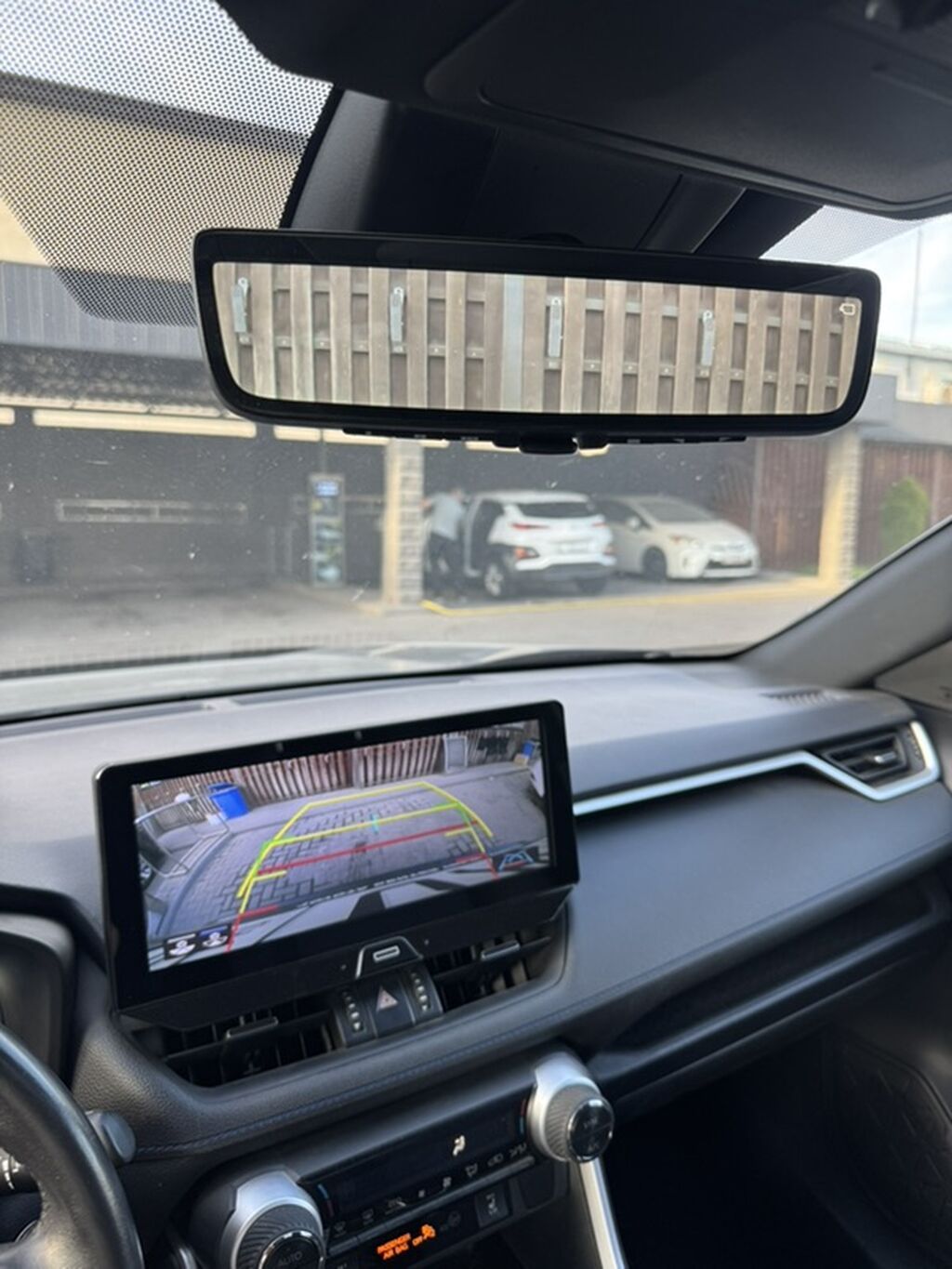 Toyota RAV4: 2020 г., Гибрид, Кроссовер: фото 4