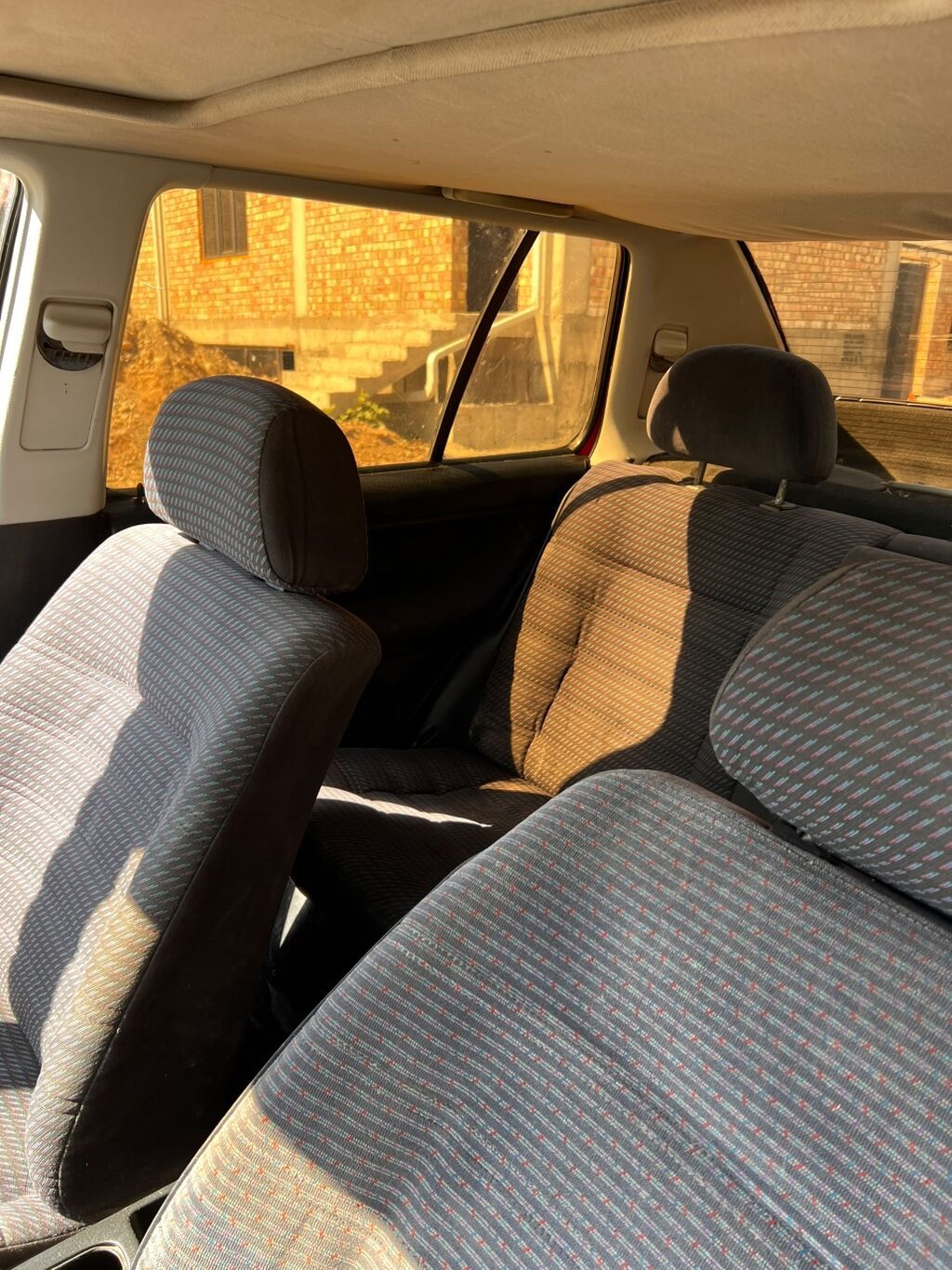 Volkswagen Vento: 1992 г., 1.8 л, Механика, Бензин, Седан: фото 5