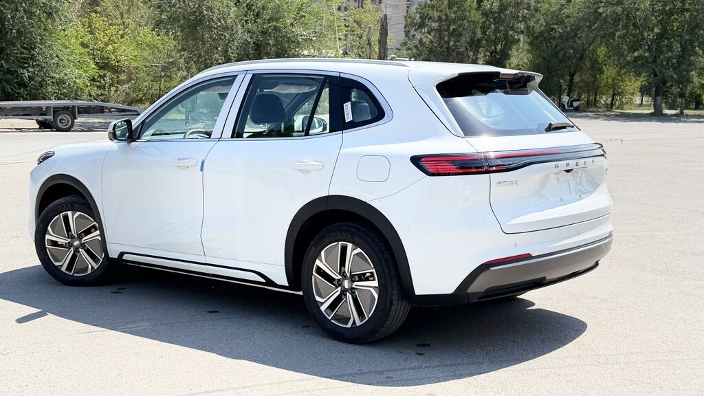 Geely Galaxy Starship 7: 2025 г., 1.5 л, Автомат, Гибрид, Кроссовер: фото 4