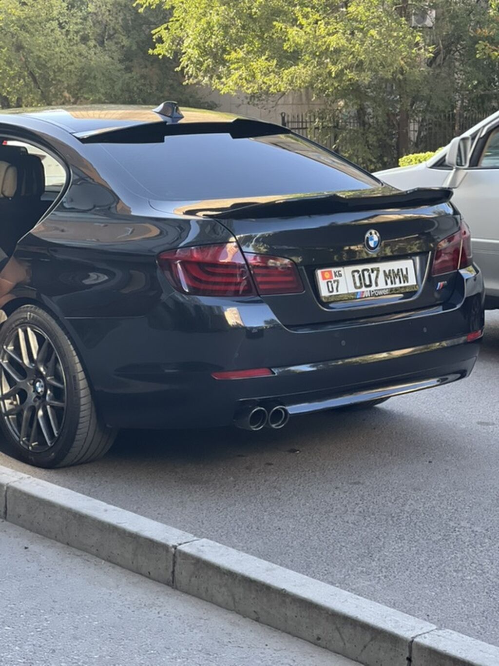 BMW 5 series: 2011 г., Седан: фото 4