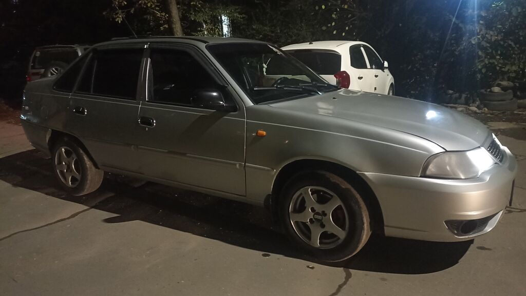 Daewoo Nexia: 2008 г., 1.6 л, Механика, Бензин, Седан: фото 1