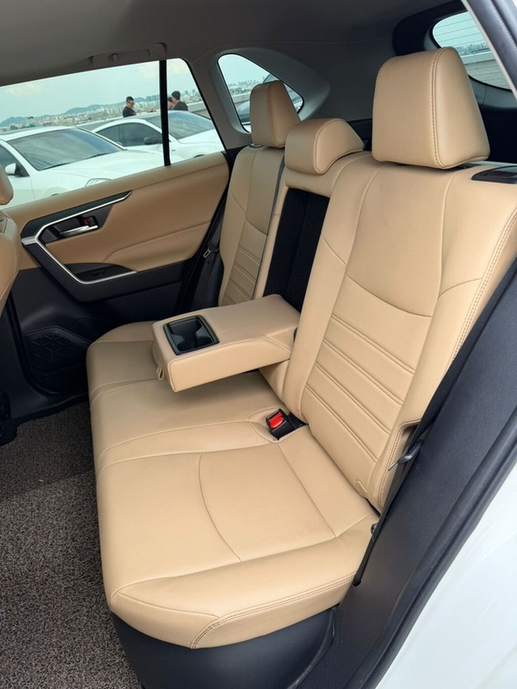 Toyota RAV4: 2020 г., 2.5 л, Автомат, Гибрид, Кроссовер: фото 8