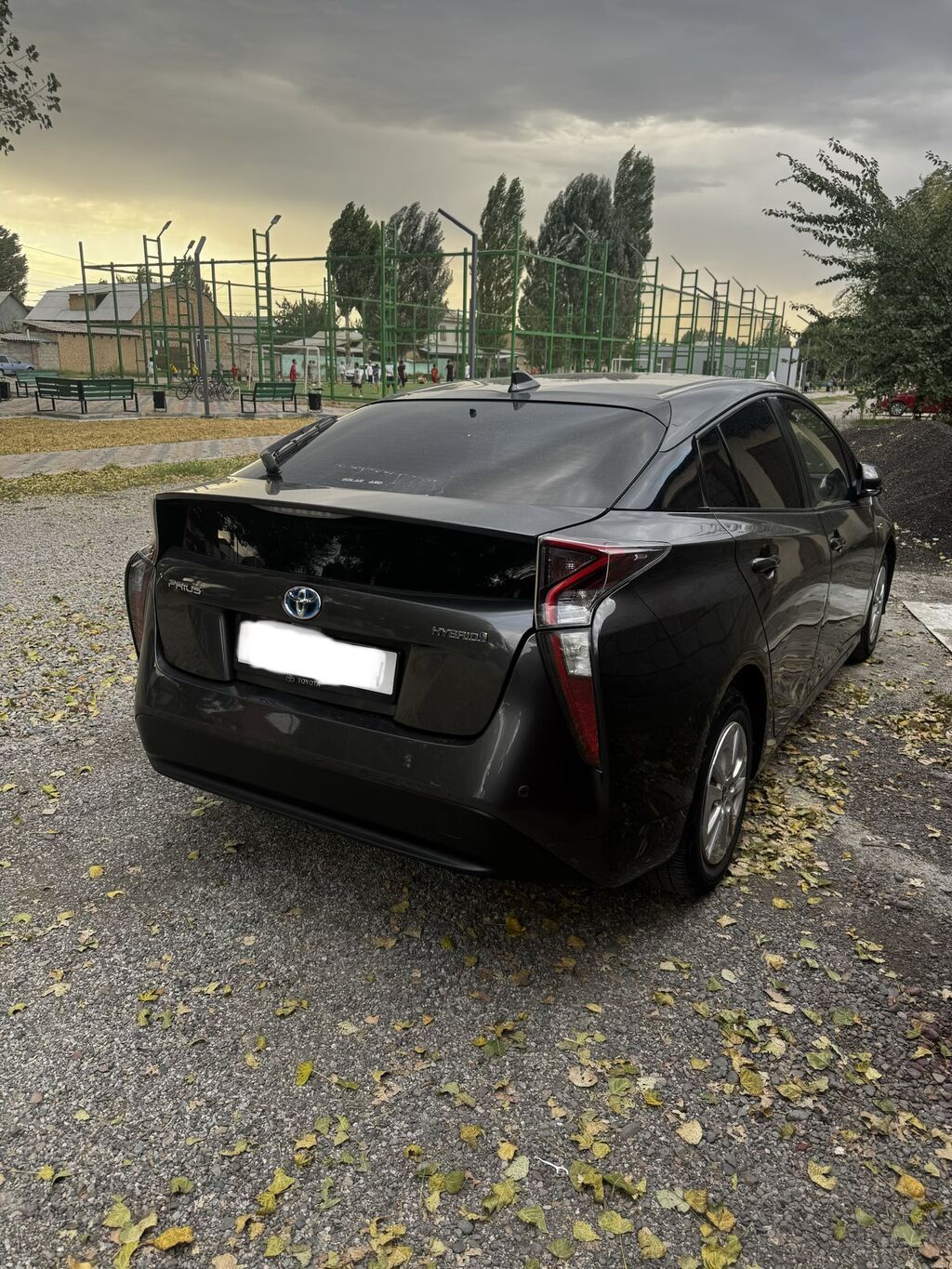 Toyota Prius: 2017 г., 1.8 л, Вариатор, Гибрид, Лифтбек: фото 2