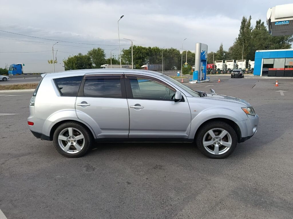 Mitsubishi Outlander: 2006 г., 2.4 л, Автомат, Бензин, Внедорожник: фото 6