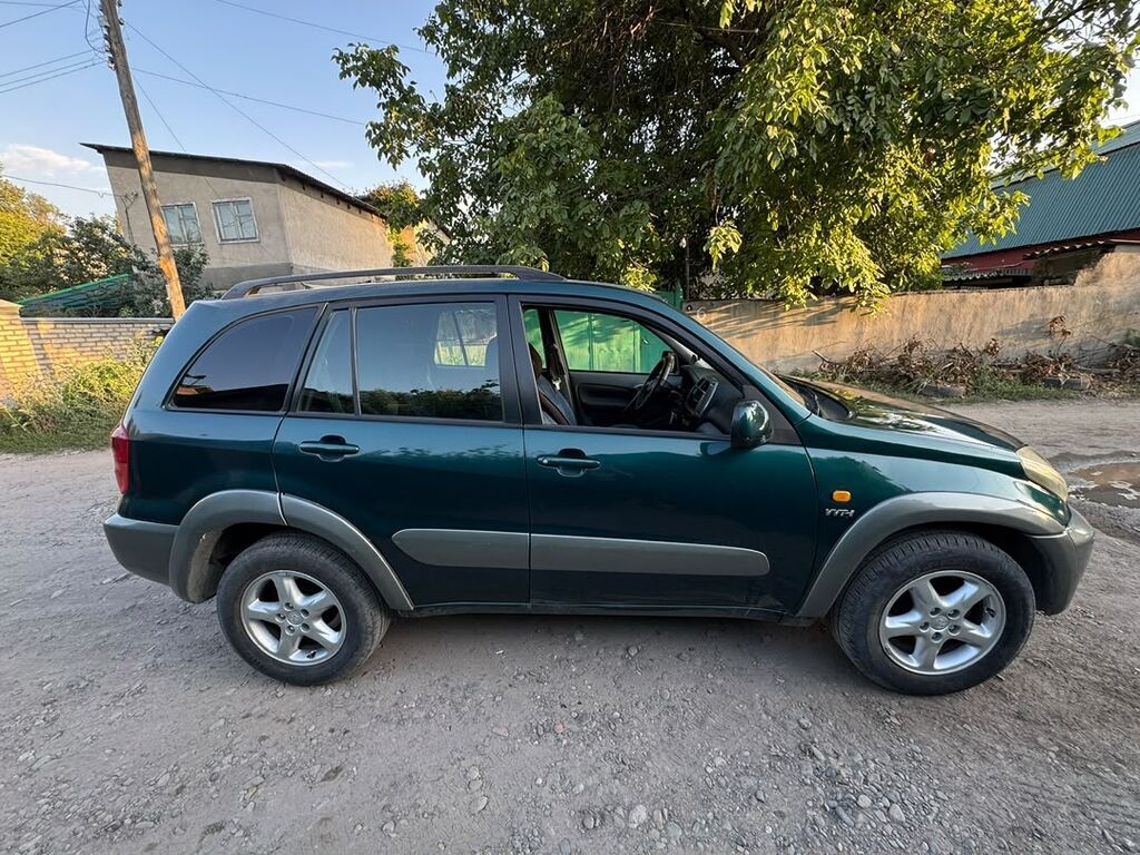 Toyota RAV4: 2001 г., 2 л, Автомат, Бензин: фото 2
