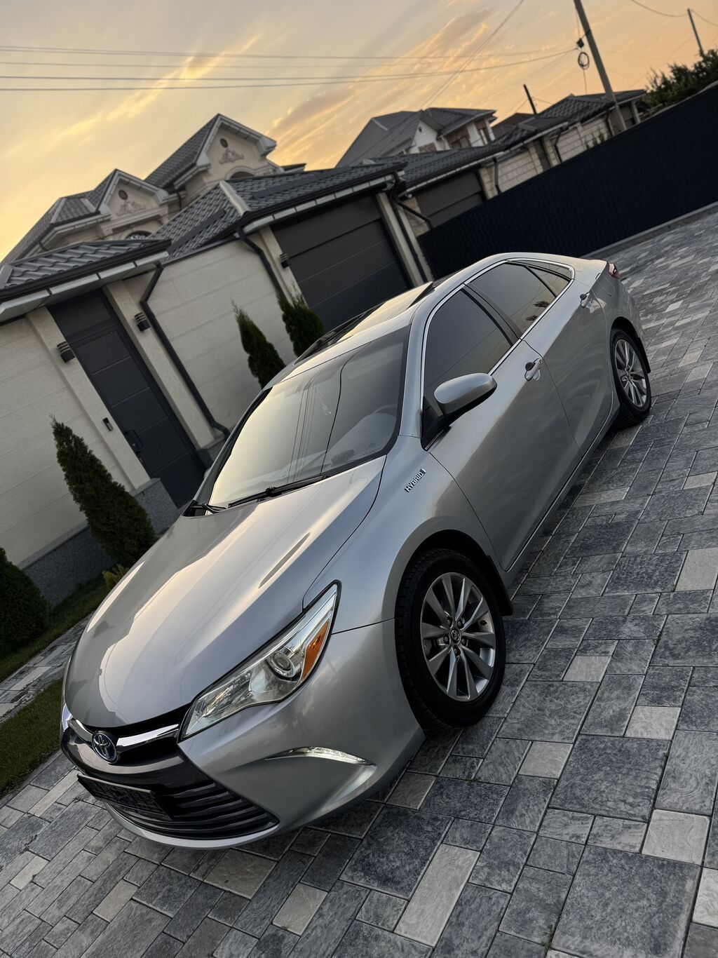 Toyota Camry: 2017 г., 2.5 л, Автомат, Гибрид, Седан: фото 1