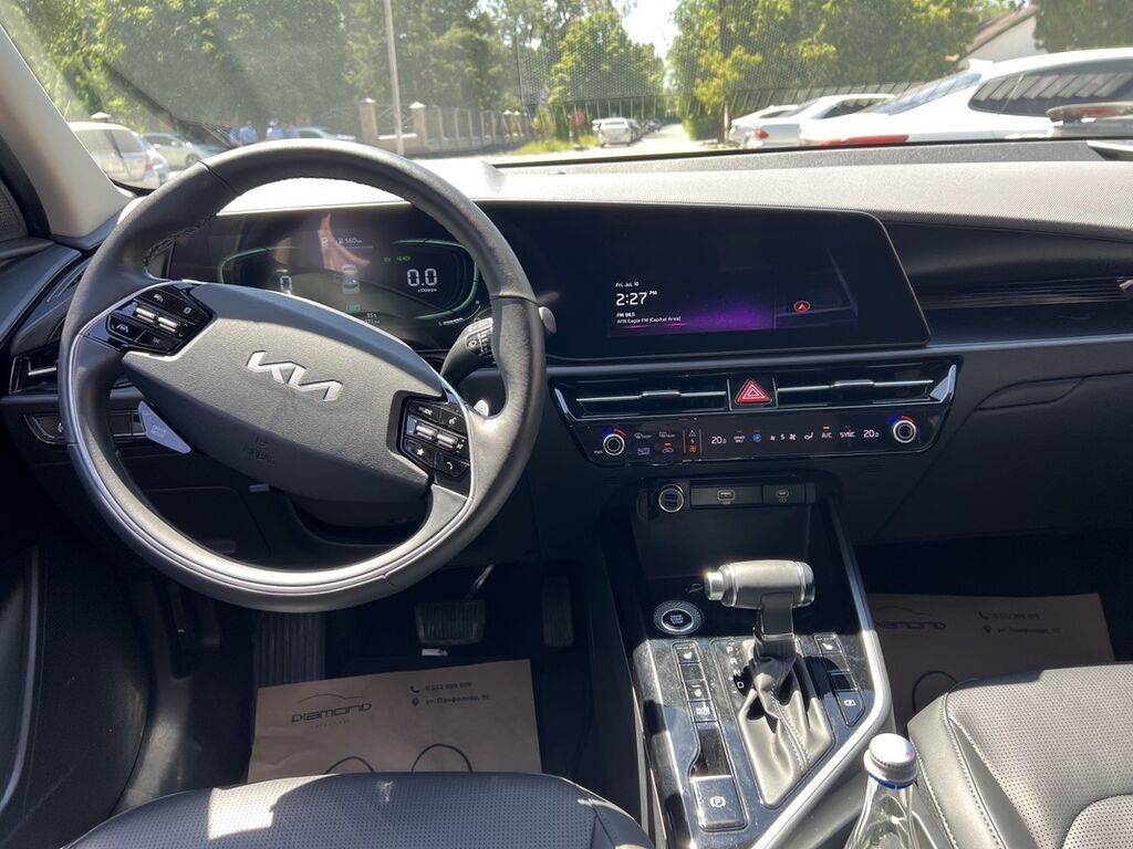 Kia Niro: 2022 г., 1.6 л, Автомат, Гибрид, Кроссовер — фото 8