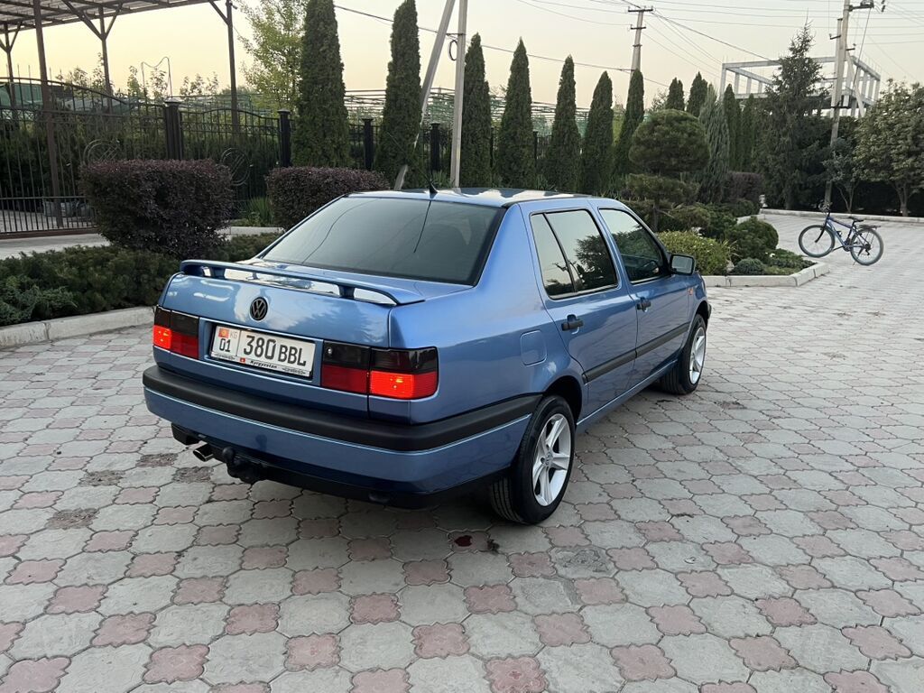 Volkswagen Vento: 1994 г., 1.8 л, Механика, Бензин, Седан: фото 5