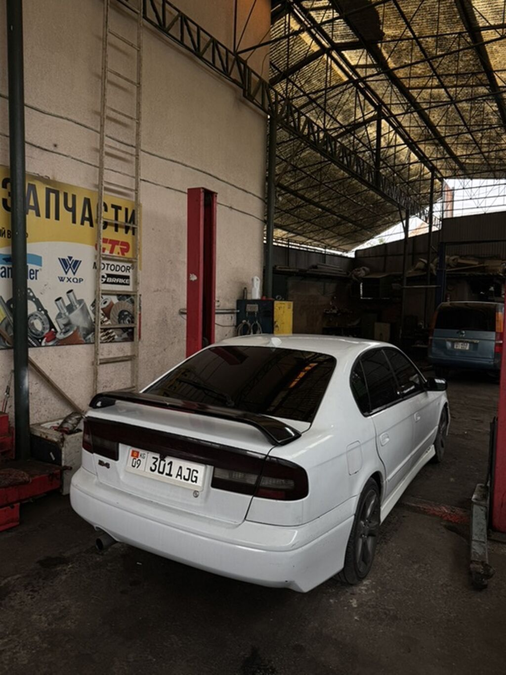 Subaru Legacy: 2000 г., 2 л, Автомат, Бензин, Седан: фото 4