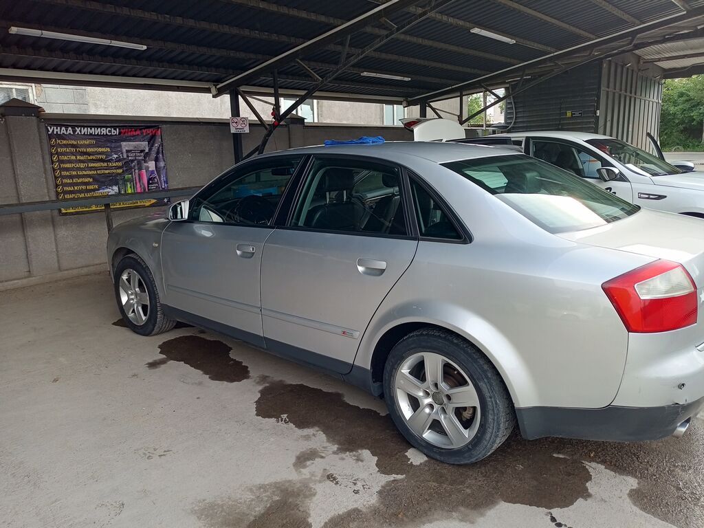 Audi A4: 2002 г., 2.4 л, Вариатор, Бензин, Седан: фото 3
