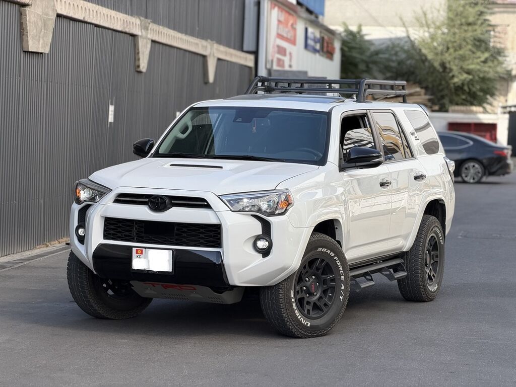 Toyota 4Runner: 2021 г., 4 л, Автомат, Бензин, Внедорожник: фото 3