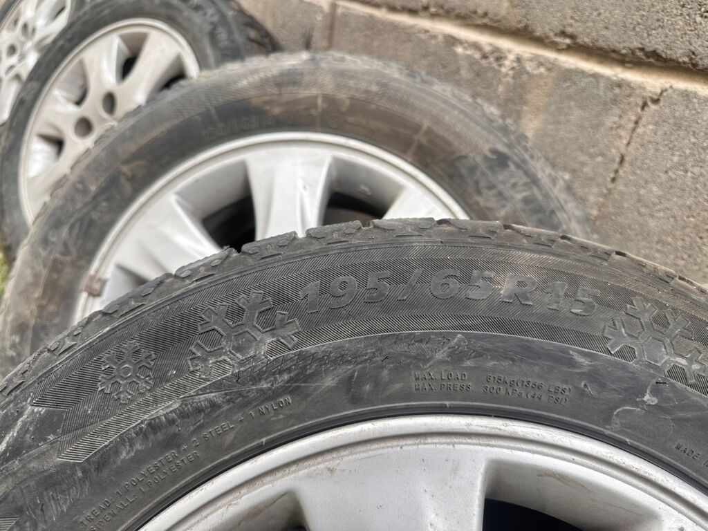 Комплект из 4 колес на дисках Toyota. - Размер шин: 195/65 R15: фото 3