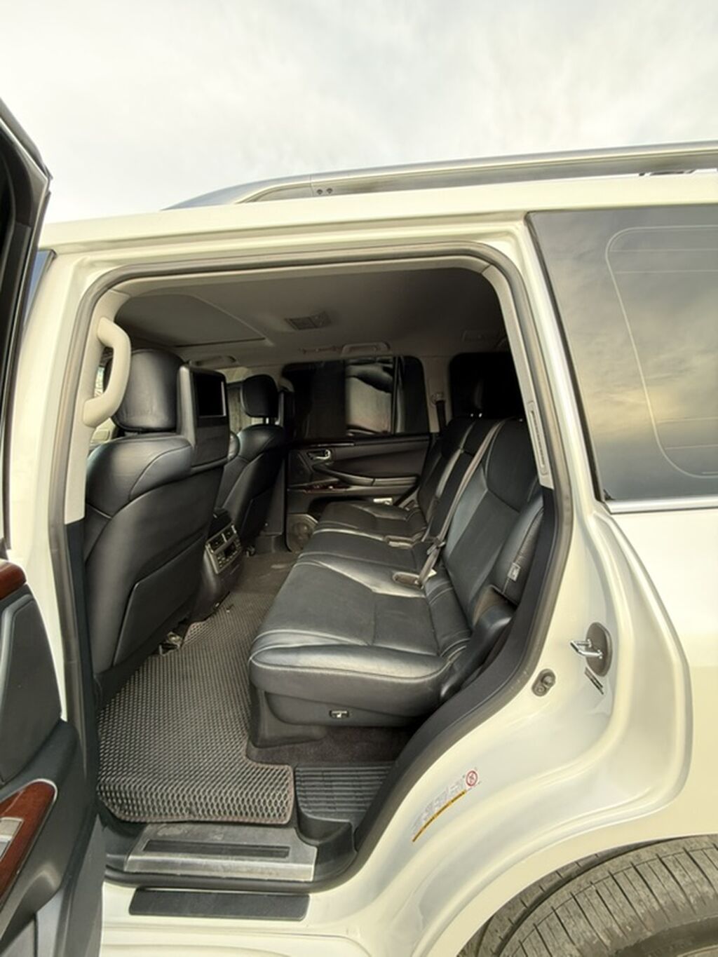 Lexus LX: 2012 г., 5.7 л, Автомат, Газ, Внедорожник: фото 8