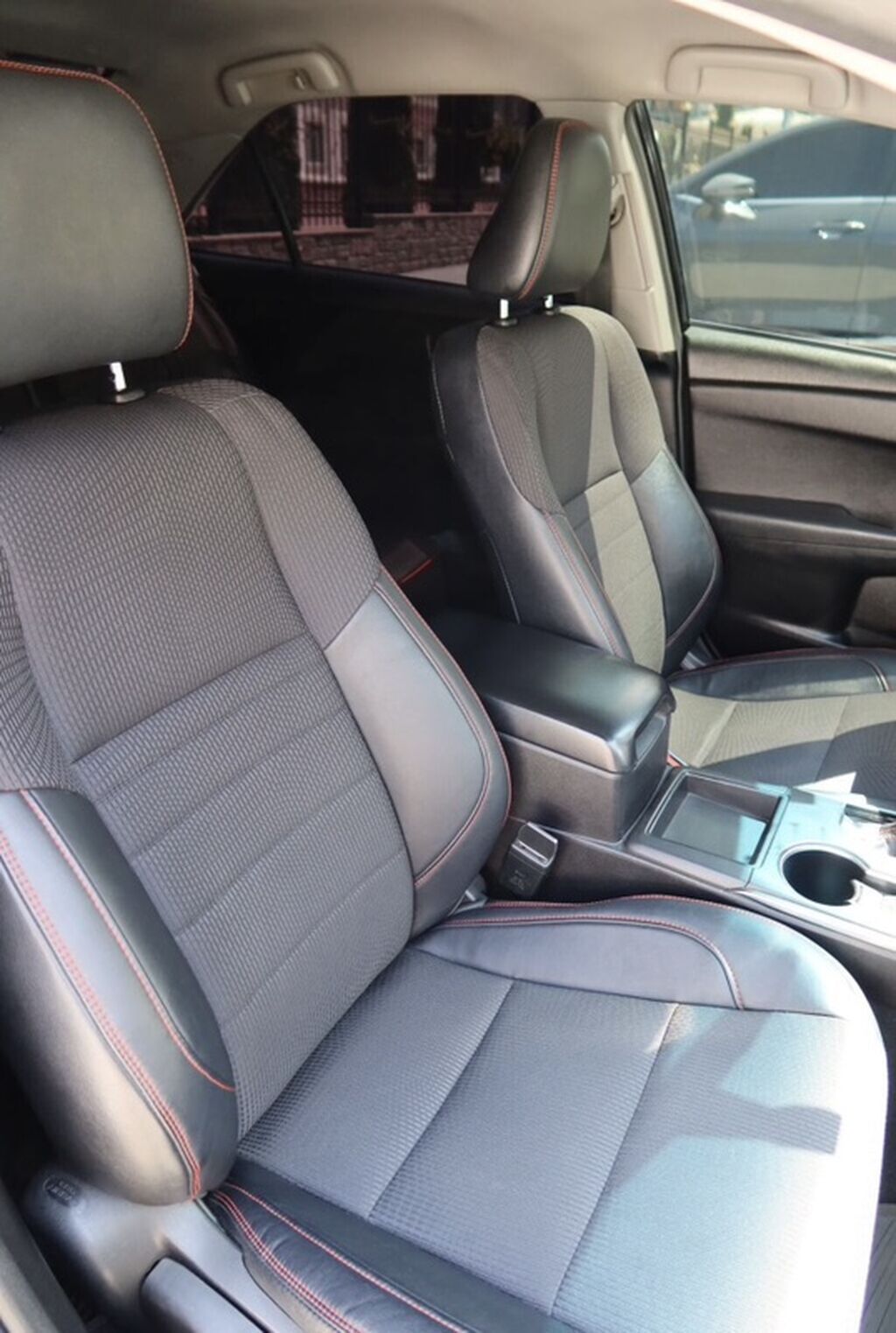 Toyota Camry: 2016 г., 2.5 л, Автомат, Бензин, Седан: фото 7