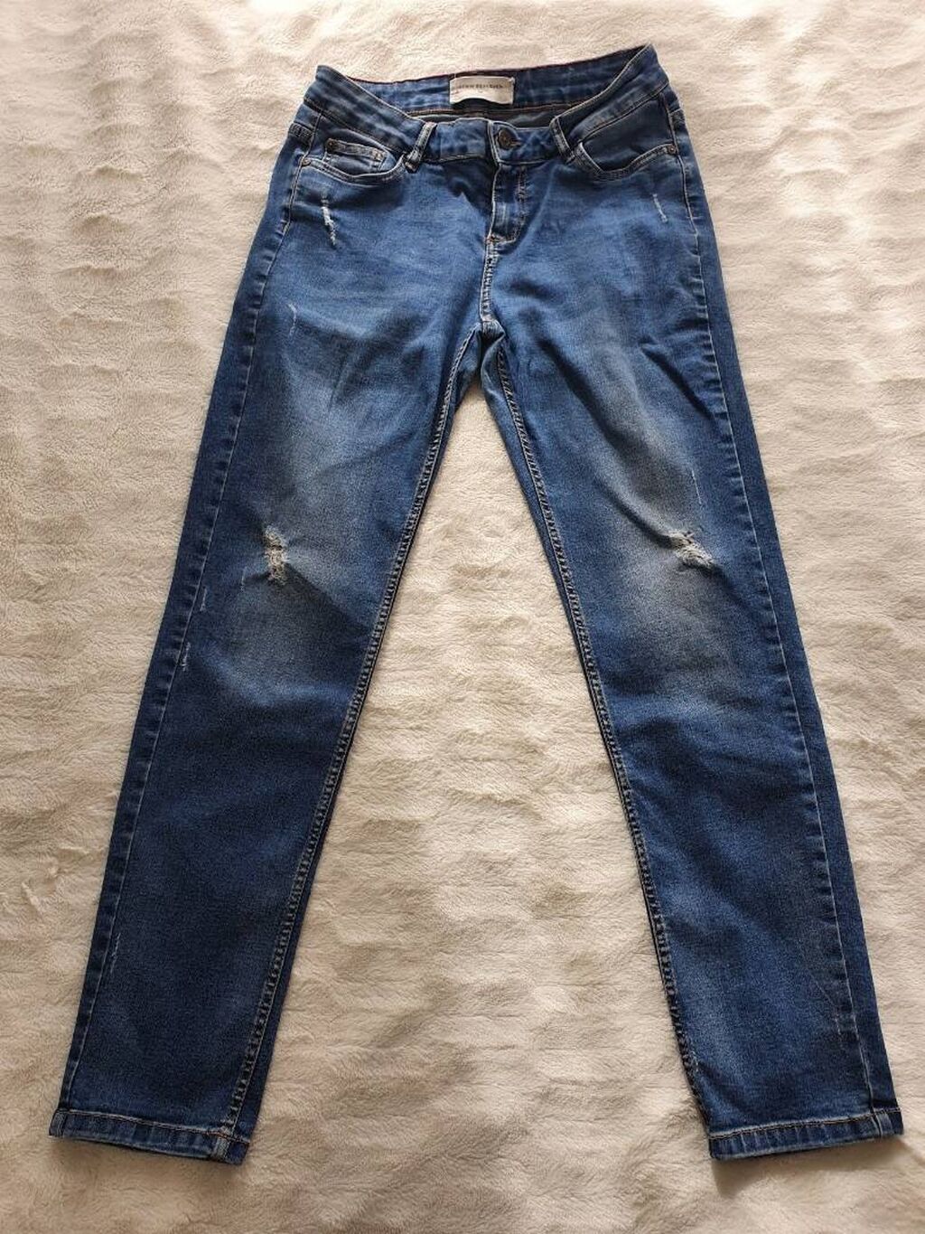 Farmerke: Reserved farmerke 36, mom fit. Struk 37, prepone 28, duzina 97 cm
