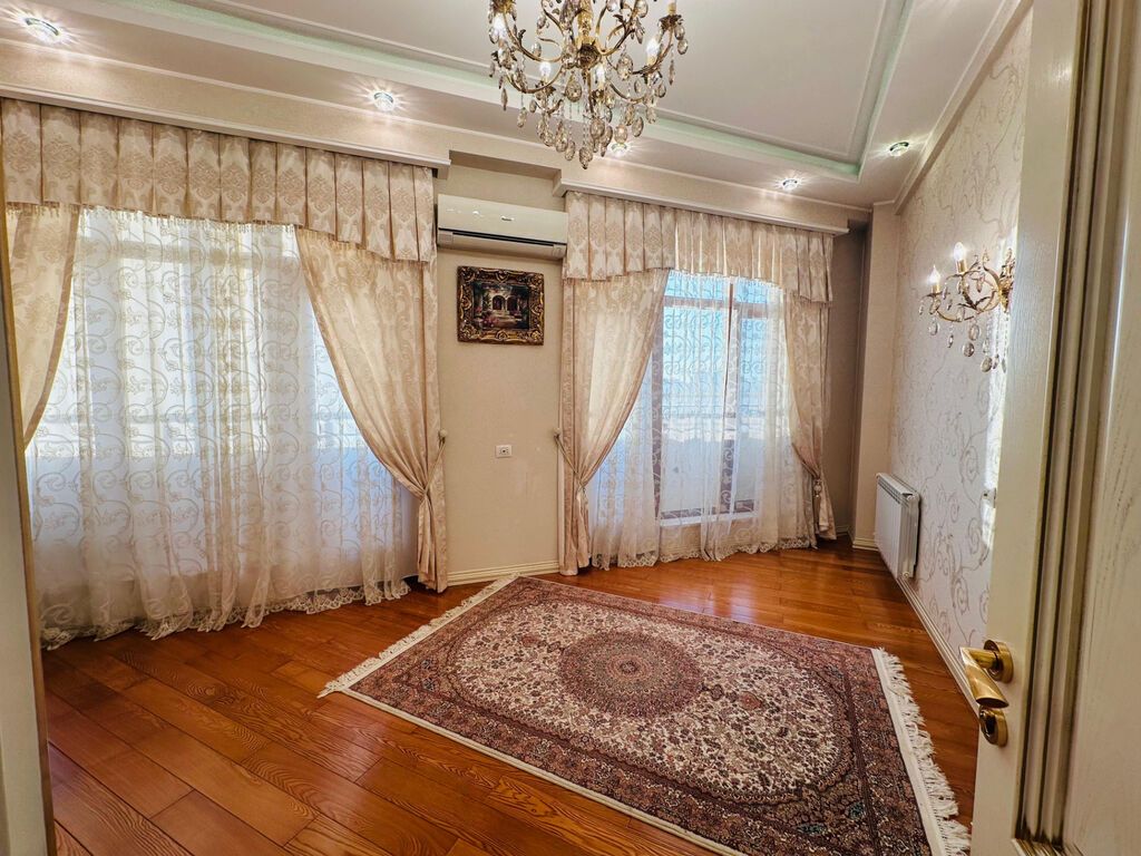 6 otaqlı, Yeni tikili, m. 28 may, 233 kv. m