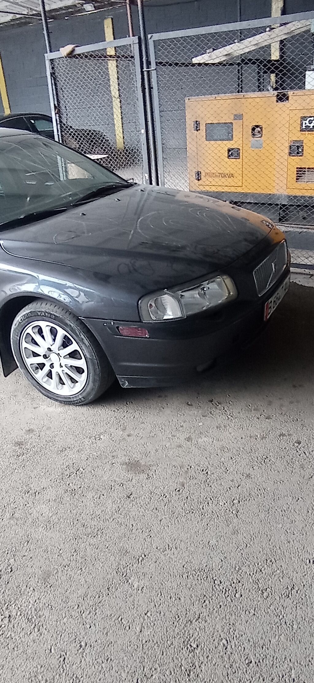 Volvo S80: 2002 г., 2 л, Механика, Бензин, Седан: фото 2