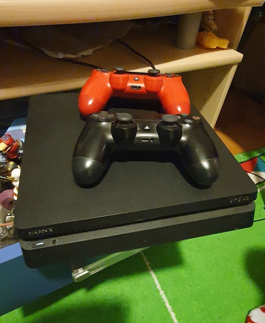 PS4 (Sony Playstation 4): Sony playstation 4+ 2 dzojstika