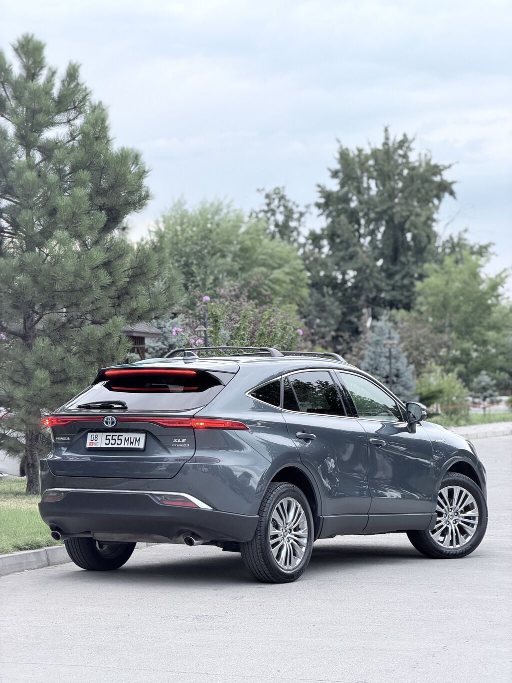Toyota Venza: 2021 г., 2.5 л, Автомат, Гибрид, Кроссовер: фото 5
