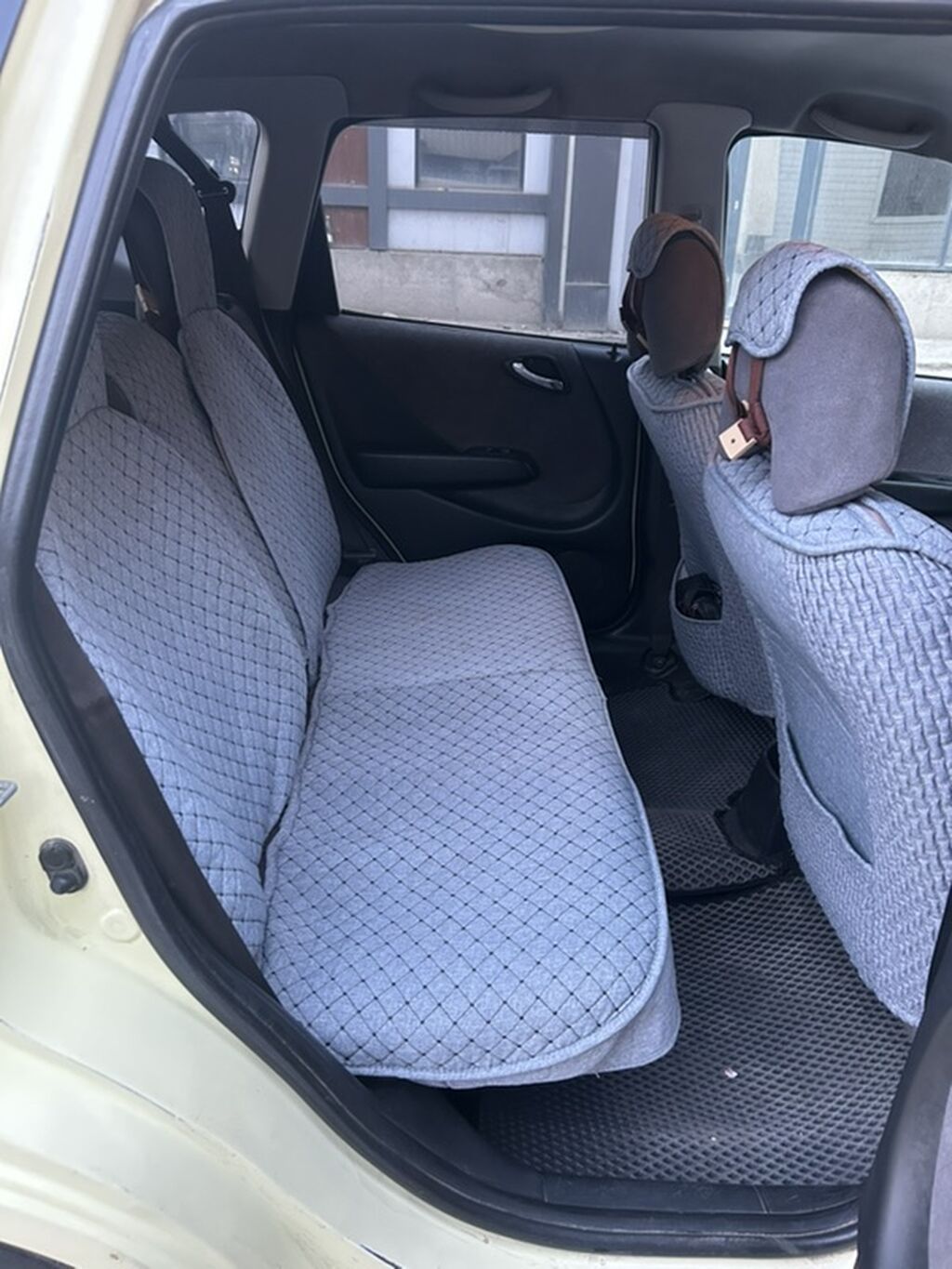 Honda Fit: 2002 г., 1.3 л, Автомат, Бензин, Хэтчбэк: фото 4
