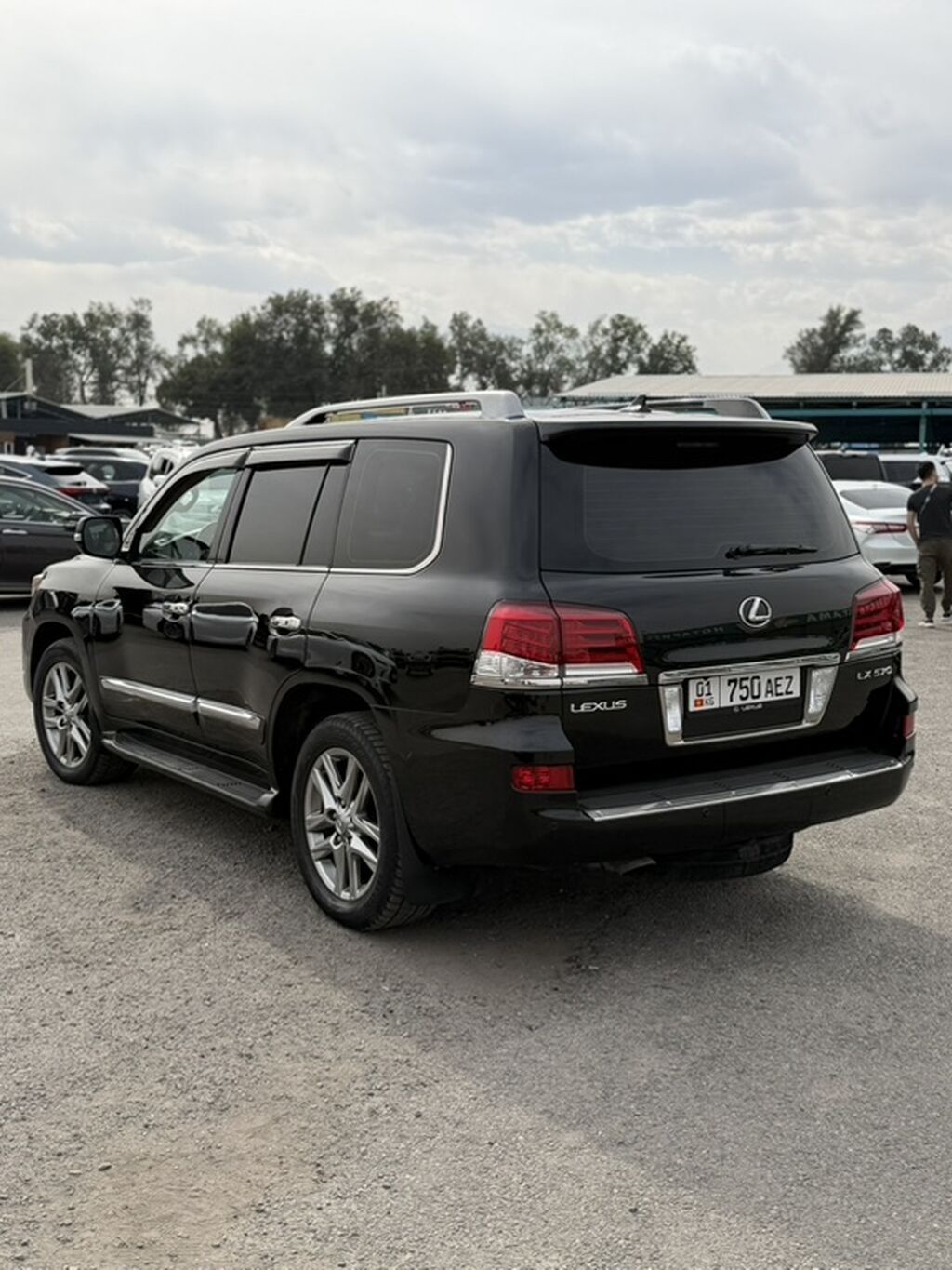 Lexus LX: 2013 г., 5.7 л, Автомат, Бензин, Внедорожник: фото 8