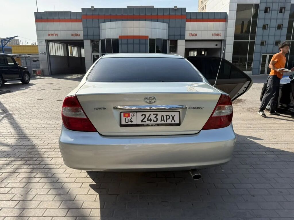Toyota Camry: 2002 г., Бензин, Седан — фото 2