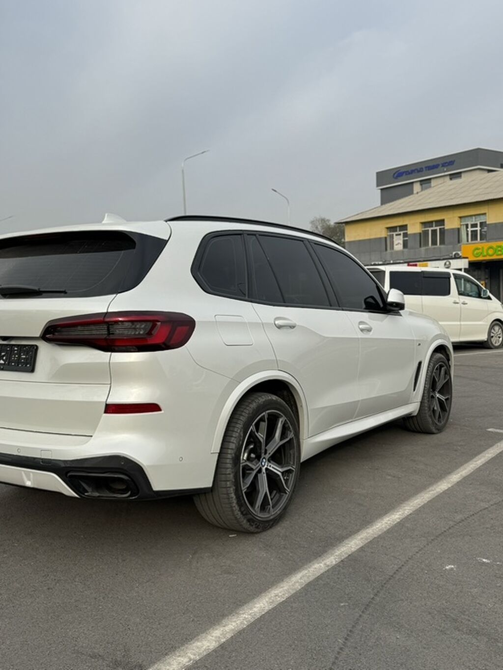 BMW X5: 2022 г., 3 л, Автомат, Бензин, Кроссовер: фото 3