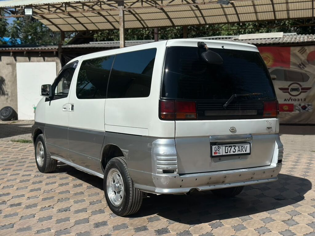 Nissan Elgrand: 2000 г., 3 л, Автомат, Дизель, Минивэн: фото 2