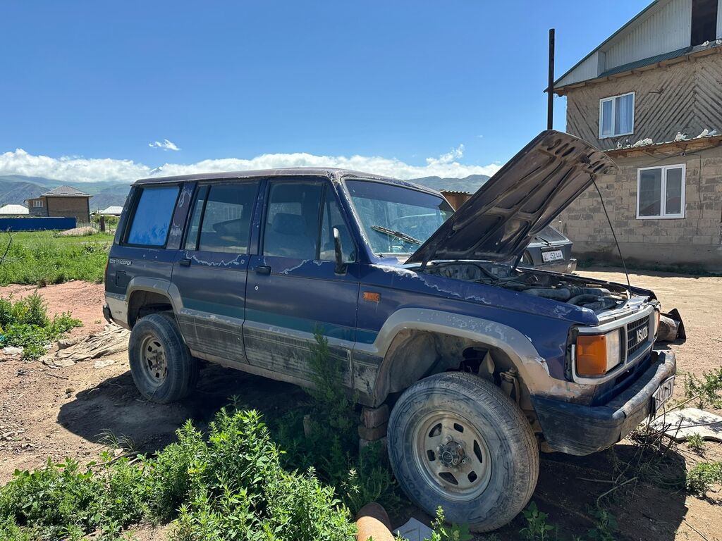 Isuzu Trooper: 1989 г., Механика, Дизель, Внедорожник: фото 3