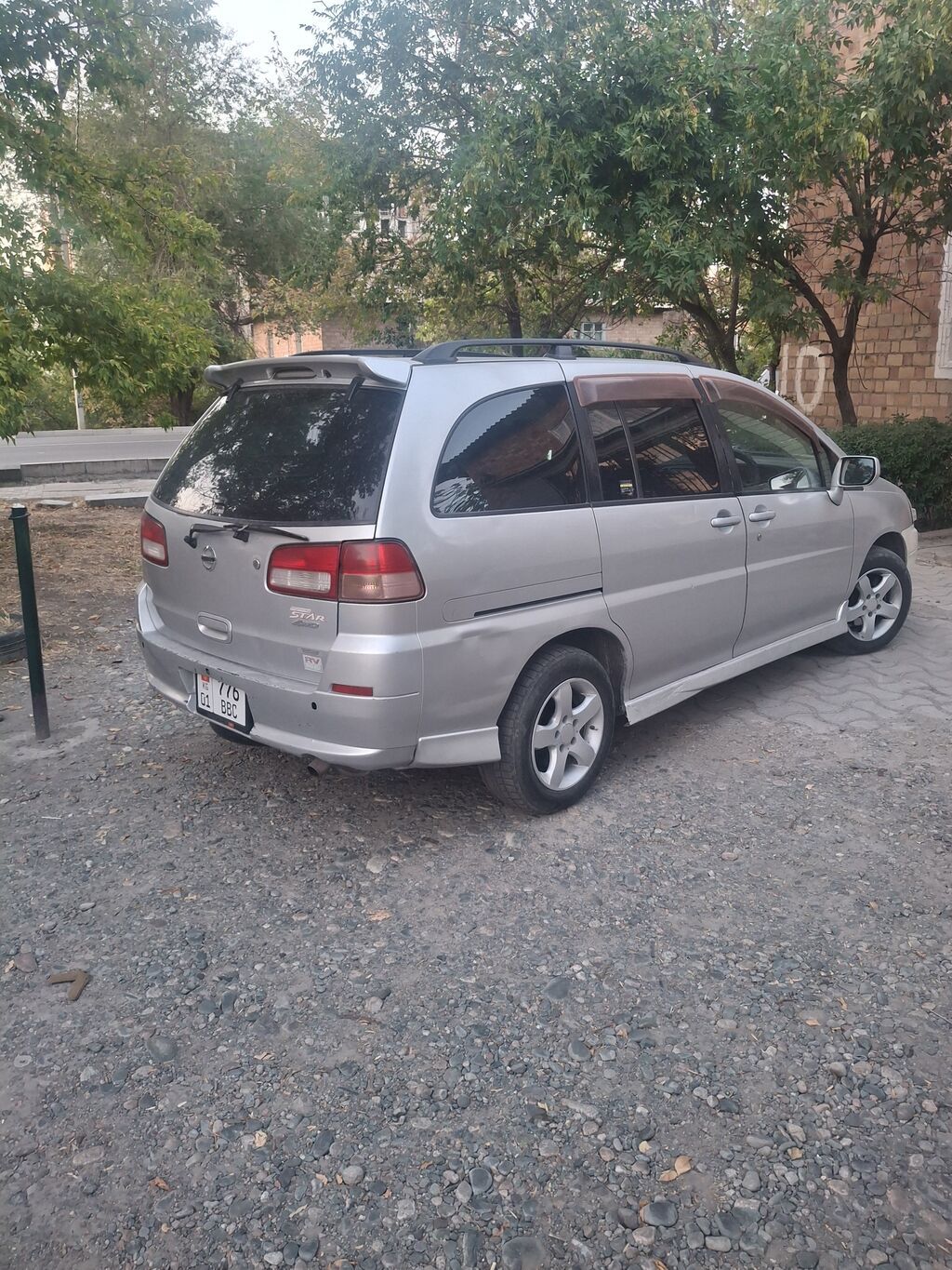Продам Nissan Liberty 2000 г., 2.0 л, автомат: фото 2