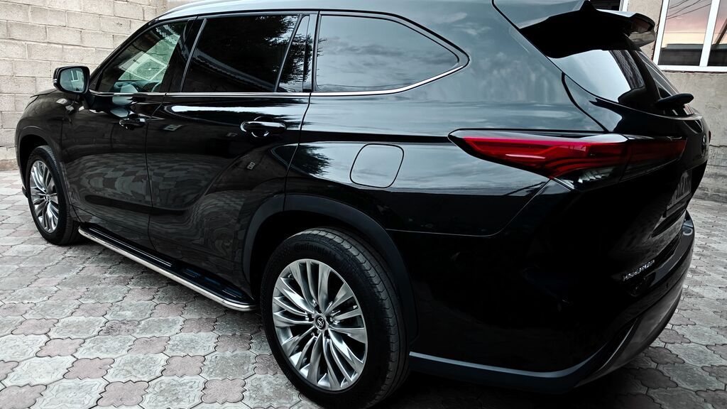 Toyota Highlander: 2022 г., 2 л, Типтроник, Бензин, Кроссовер: фото 3