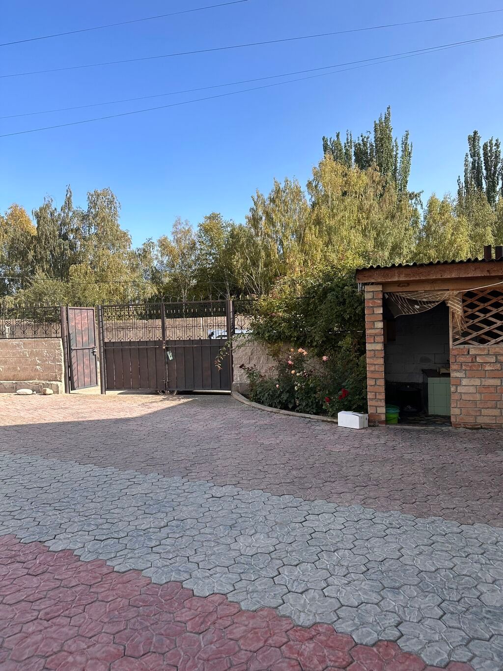В городе Чолпон ата в номере есть санузел телевизор холодильник стул: фото 5