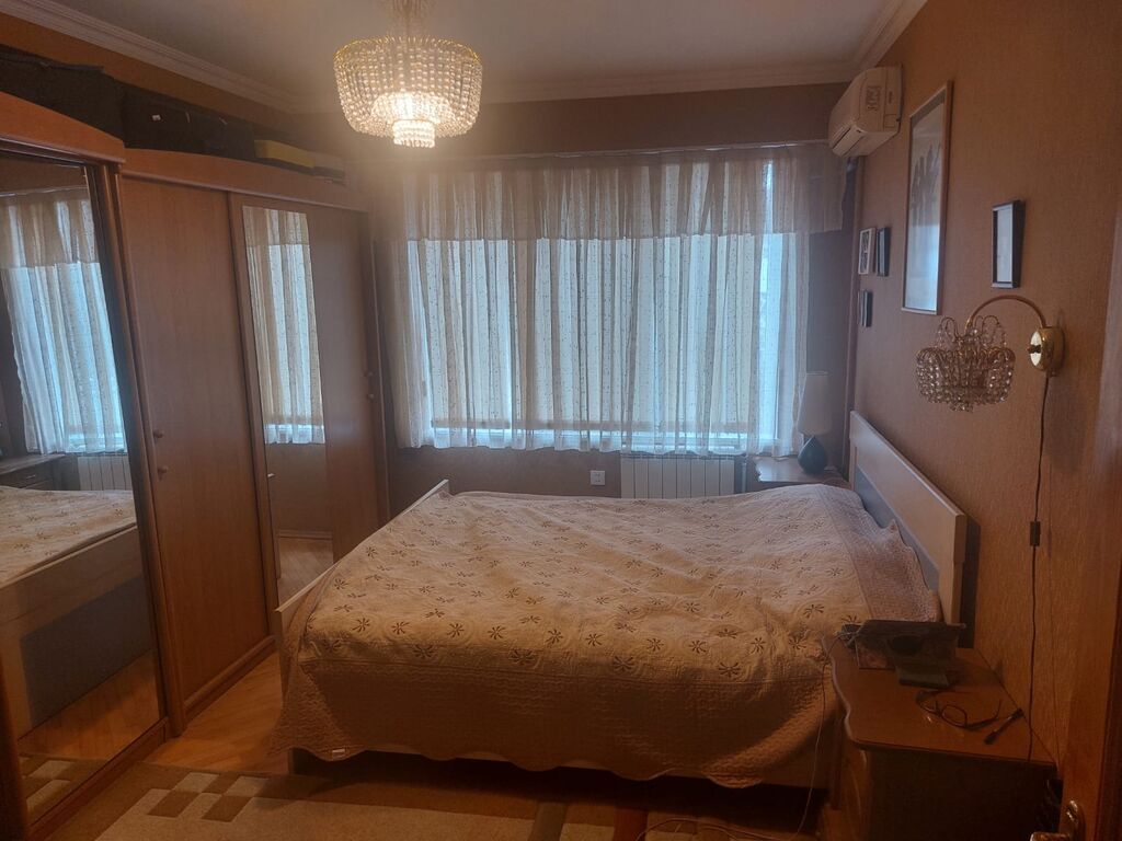 Bakı, 3 otaqlı, Köhnə tikili, m. 28 may, 90 kv. m