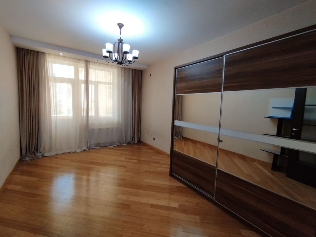 4 otaqlı, Yeni tikili, 167 kv. m