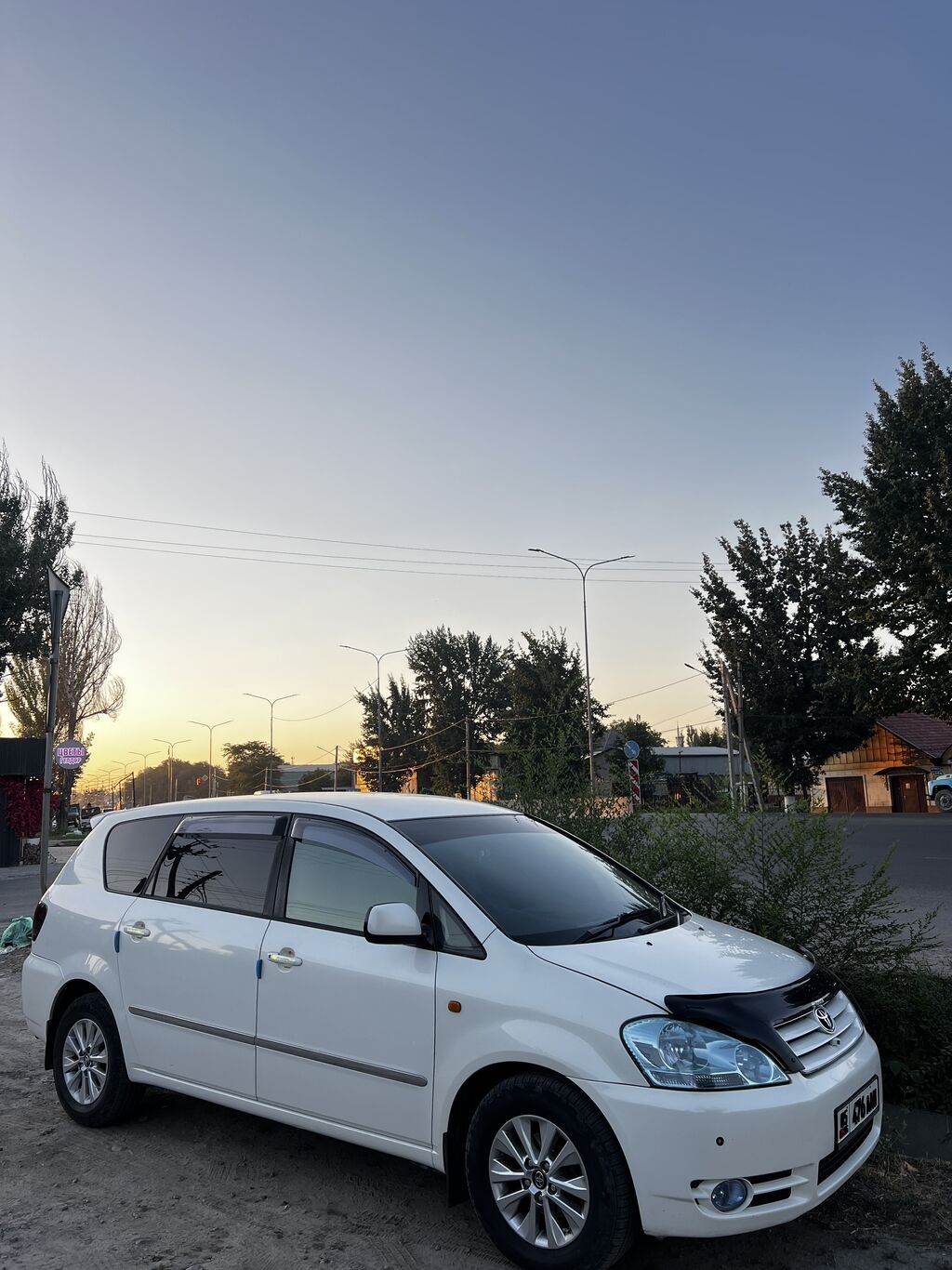 Toyota Ipsum: 2003 г., 2.4 л, Автомат, Газ, Минивэн: фото 5